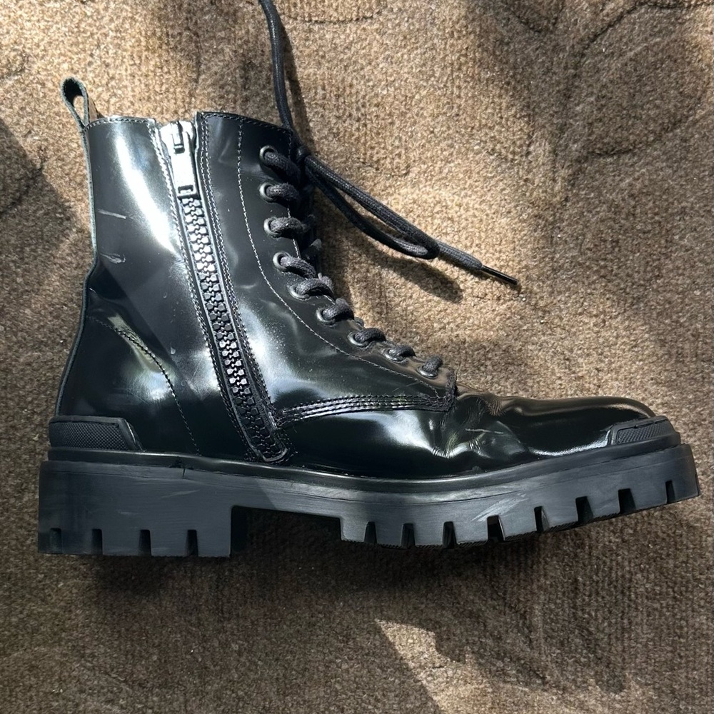 Steve Madden Men's Halen 2 Black Patent
Combat Boots Size 10 - Picture 10 of 15